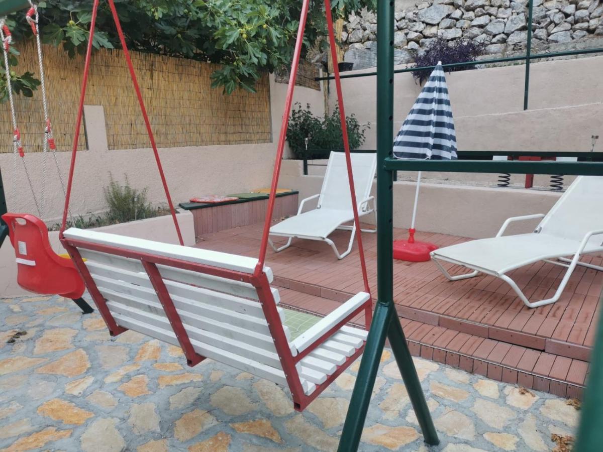 Big And Spacious Apartment In The Heart Of Omis Bagian luar foto