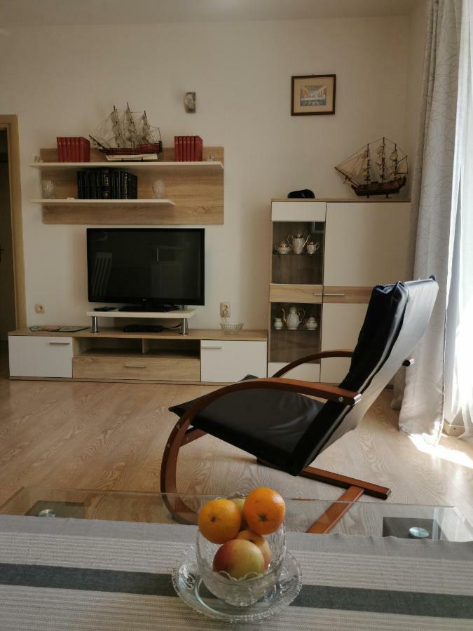 Big And Spacious Apartment In The Heart Of Omis Bagian luar foto